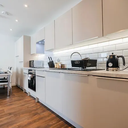Contemporary 2 Bedroom - Centre - Digbeth Bullring Apartment Birmingham